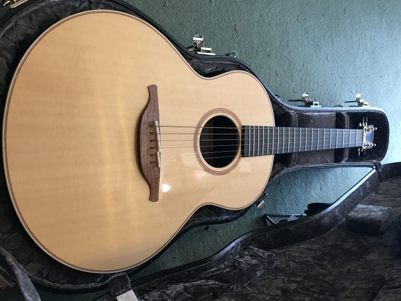 Lowden S-32 pre-owned with case
