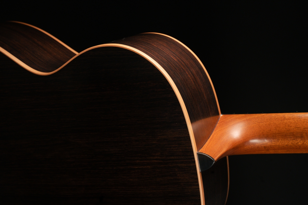 Avalon A35 (Performer Series) Acoustic Guitar